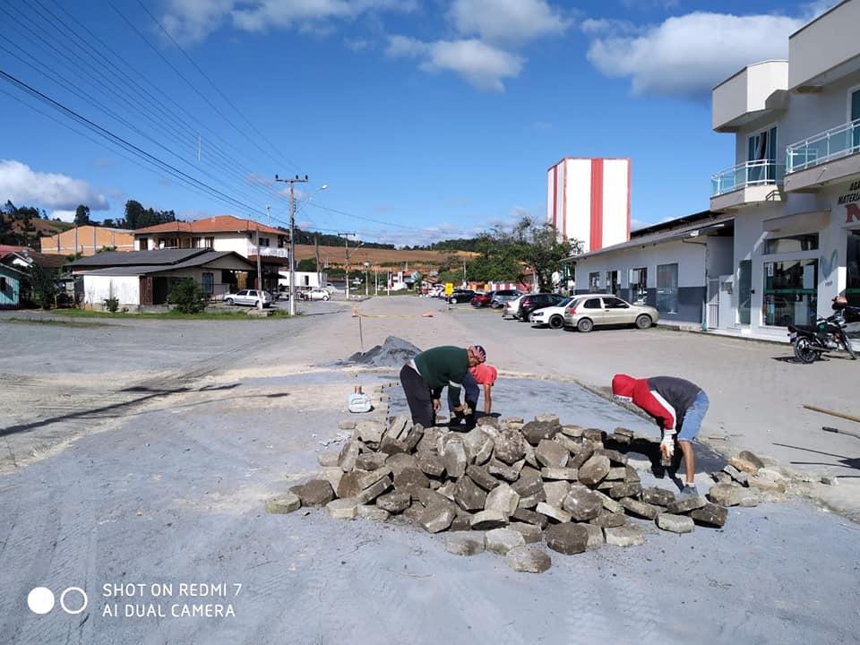 Obras na Avenida 29 de Novembro em Chapadão do Lageado devem ser retomadas na próxima semana