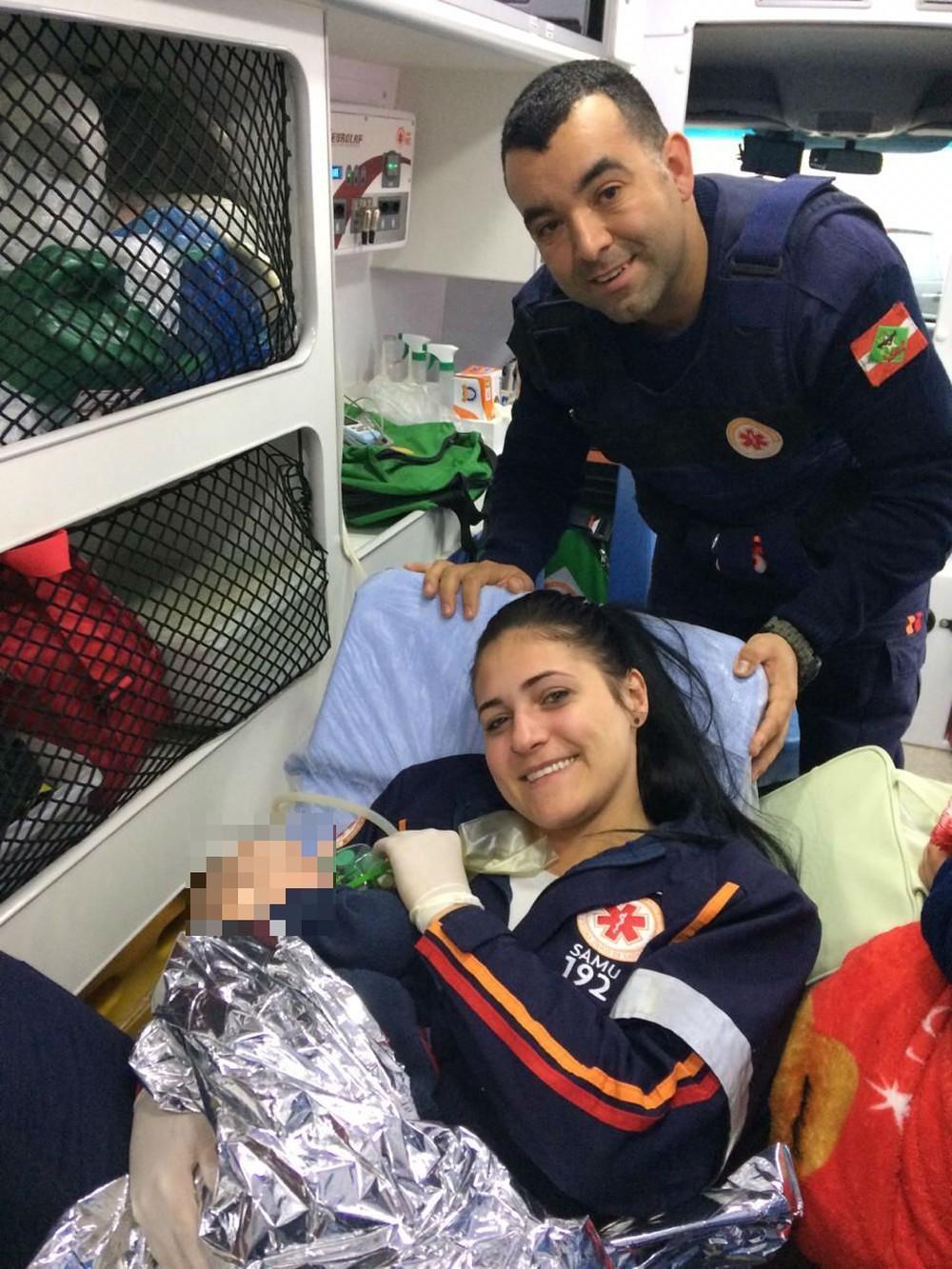 'A gente não é de ferro', diz socorrista que chorou após reanimar bebê engasgado com leite materno em SC