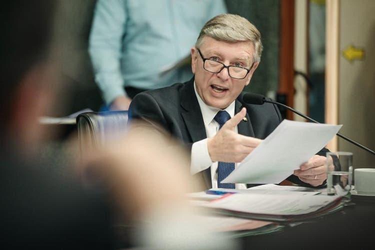 “Aumento de energia neste momento é inadmissível”, afirma deputado Milton Hobus