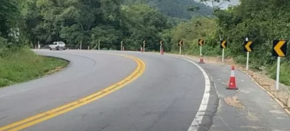 "Curva da Morte" na BR-470 no Alto Vale recebe melhorias