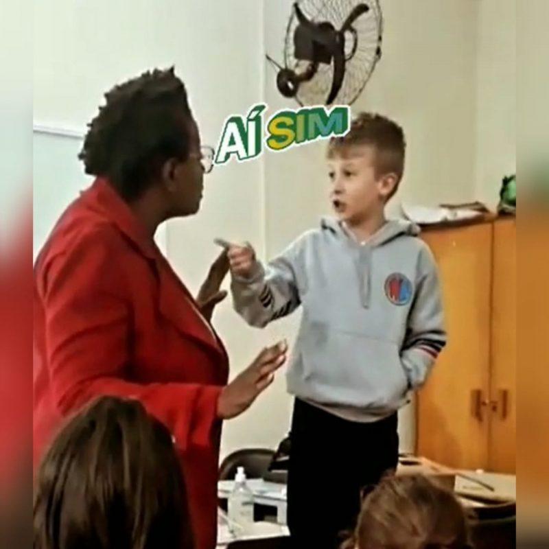 ‘Não encosta na minha parte íntima’: aula sobre abuso sexual é gravada em SC e cena viraliza