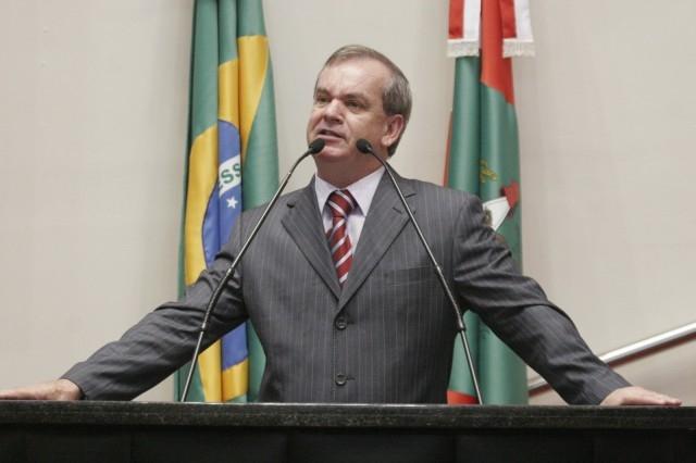 Rogério “Peninha” Mendonça (PMDB) afirma ser o parlamentar que mais libera recursos para municípios da Região da Cebola 
