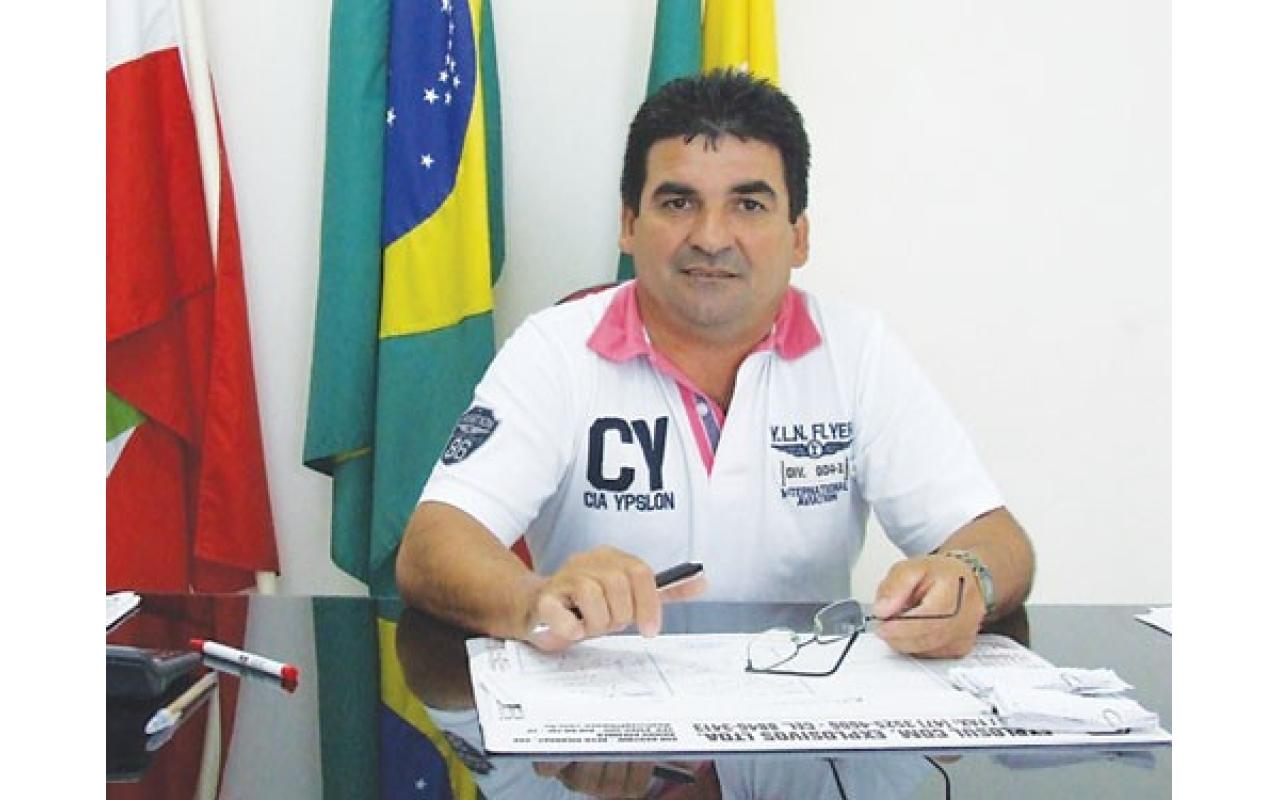 Ex-prefeito de Aurora fala sobre condenação por irregularidades em leilão realizado no município
