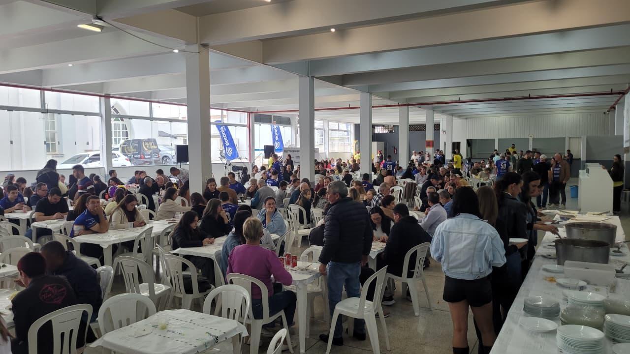 1ª Feijoada do Moitas reúne cerca de mil pessoas neste sábado (13)