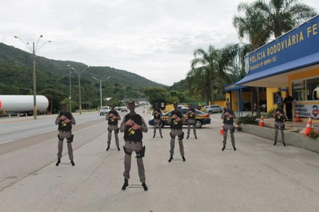 PRF-SC protesta contra o baixo efetivo