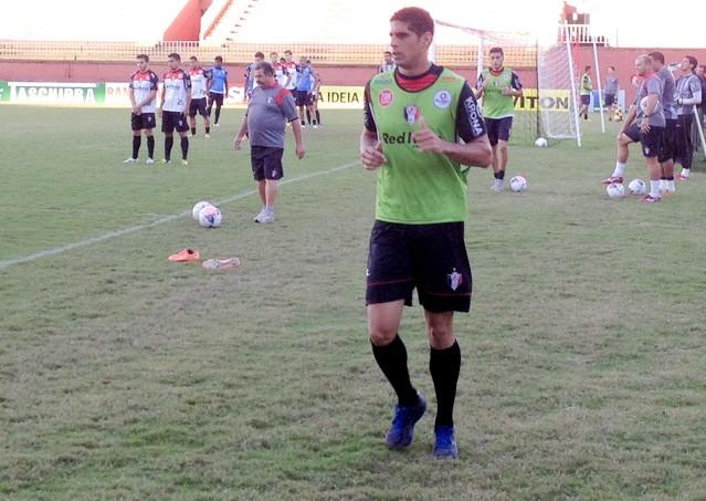 Atlético de Ibirama - Volante Ramon é a novidade no retorno aos treinos