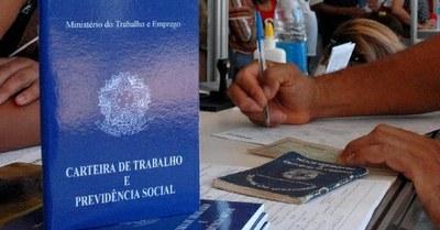 Falta de registro de domésticas rende multa a partir de agosto