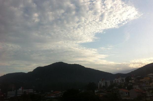 Semana começa com tempo agradável e chance de chuva do Oeste ao Sul de SC