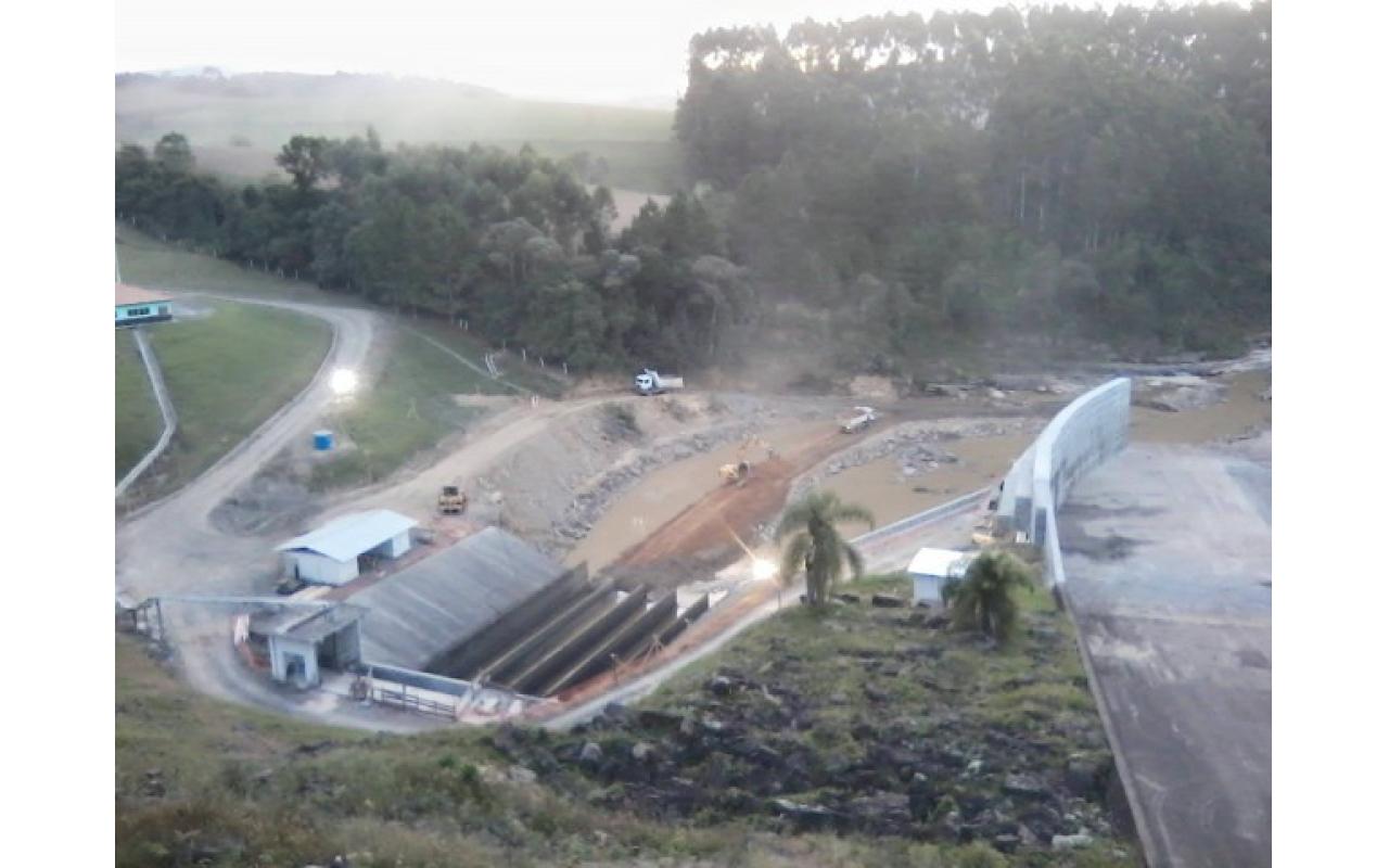 Obras de contenção de cheias no Alto Vale seguem cronograma estipulado pela Defesa Civil