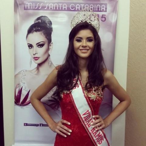 Aline Nascimento vai representar beleza de Vidal Ramos no Miss Santa Catarina