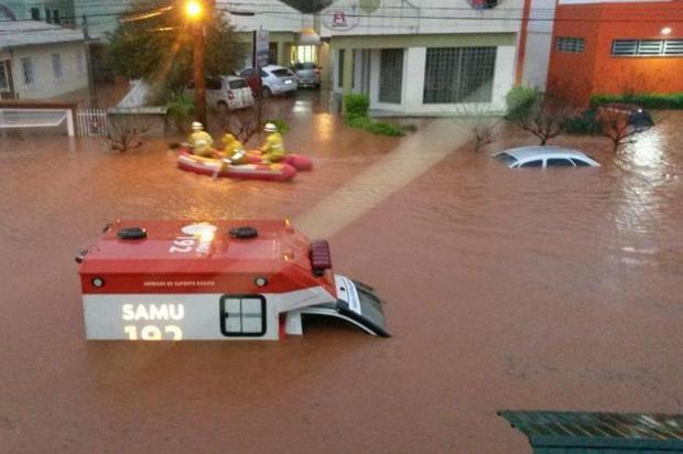 Chuva causa estragos em pelo menos 10 cidades no Oeste e Meio Oeste de SC