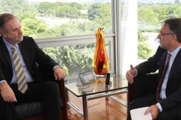 Raimundo Colombo entrega reivindicações do setor de transporte de cargas para o governo federal