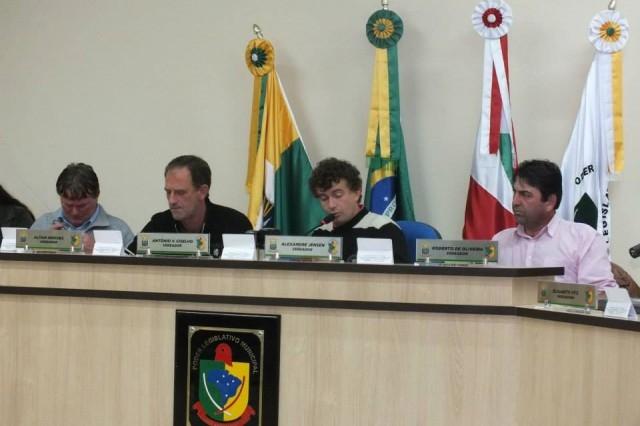 Vereadores de Aurora debatem inicio do cadastro ambiental rural no município