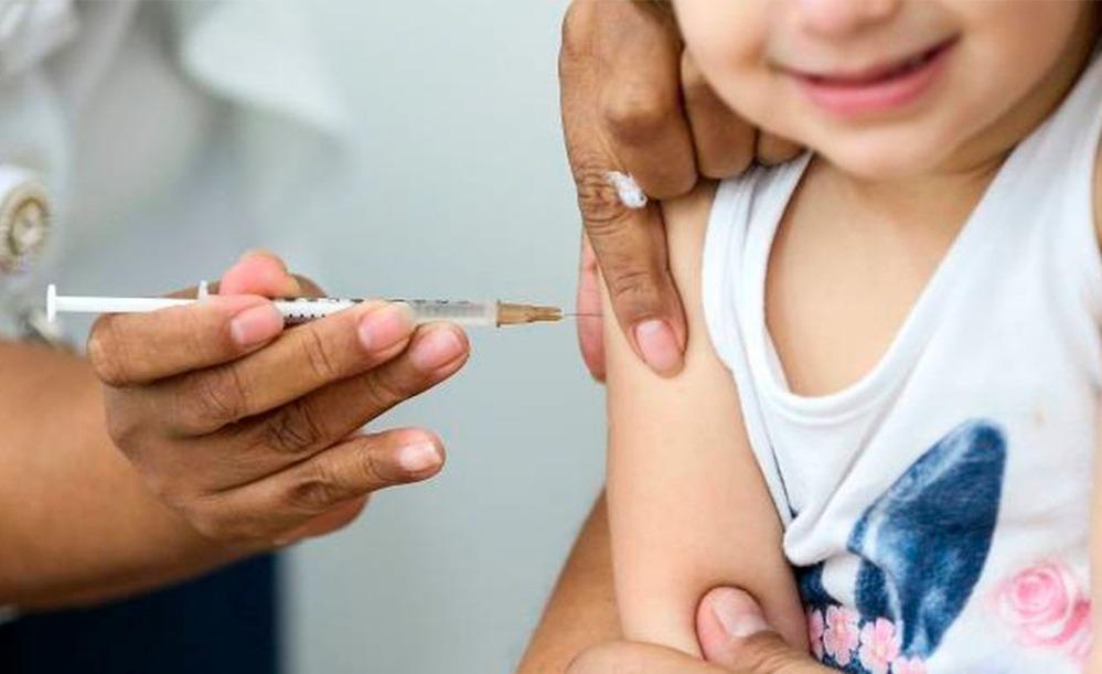 754 mil doses da CoronaVac vão reforçar vacinação de crianças