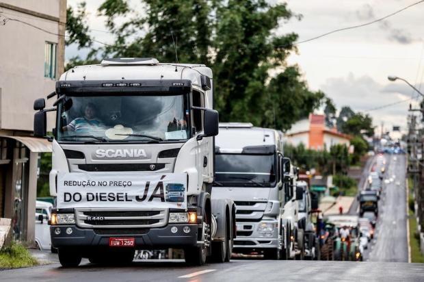Protesto de caminhoneiros chega ao 12º dia consecutivo nas estradas catarinenses com 18 pontos de bloqueios 