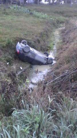 Veículo de Ituporanga sai de pista na SC350 em Aurora