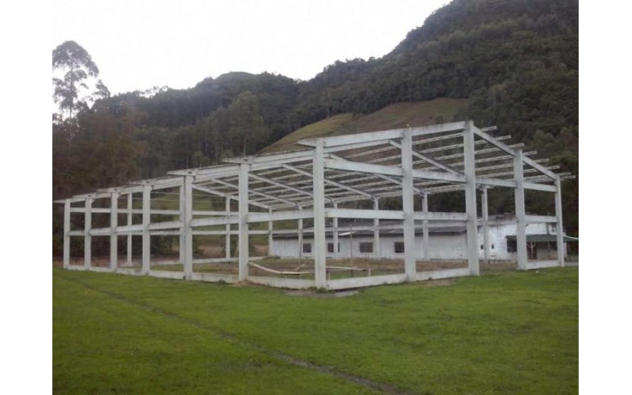 Administração de Vidal Ramos garante recursos para construção do ginásio no Molungú