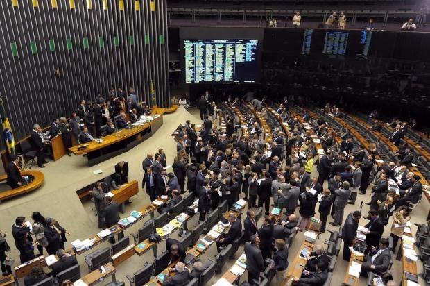 Deputados rejeitam redução da maioridade penal em caso de crimes graves