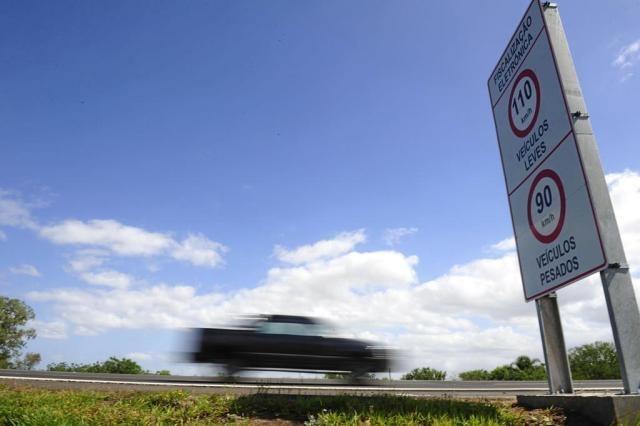 Polícia Rodoviária Federal apoia revisão nos limites de velocidade. Primeiro estudo já está concluído