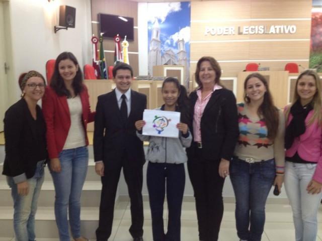 Conselho Municipal Antidrogas premia alunos de Ituporanga