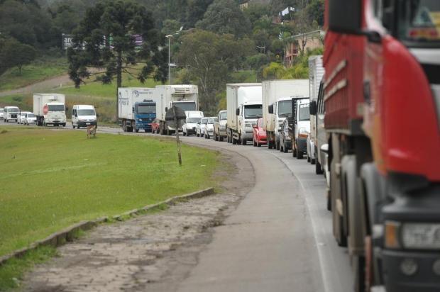 Câmara aprova projeto de lei sobre jornada de caminhoneiros