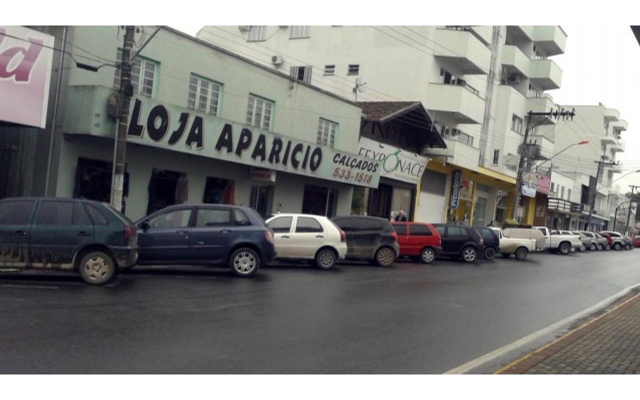 Comerciantes opinam sobre estacionamento no centro de Ituporanga
