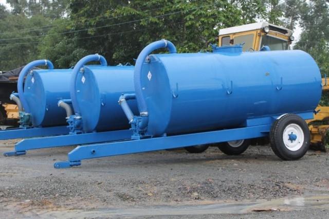 Agricultura de Petrolândia ganha retroescavadeira, trator e distribuidores de esterco