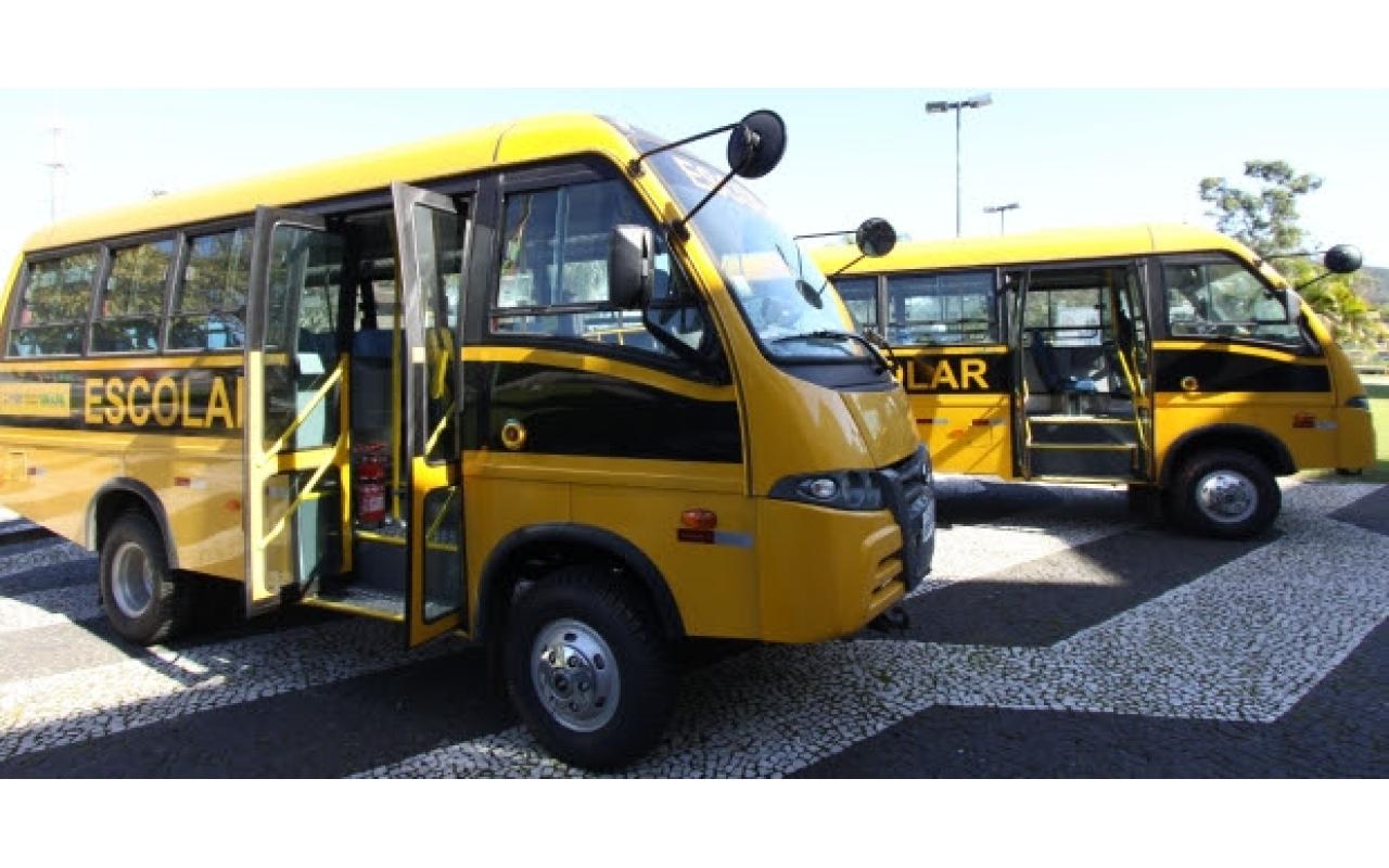 Ituporanga, Leoberto Leal e Presidente Nereu recebem novos ônibus para transporte escolar