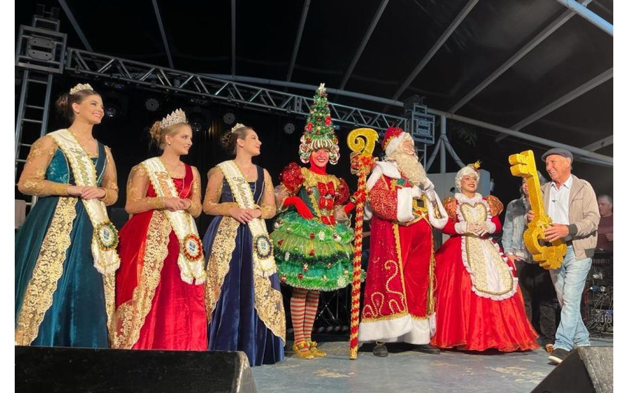 Abertura do Natal Luz em Ituporanga reúne milhares de pessoas