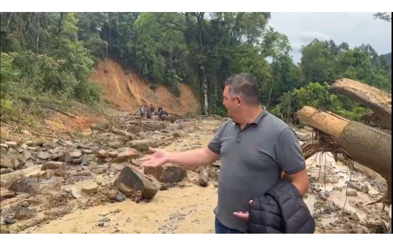 Acesso à comunidade de Ribeirão Strey em Aurora está interditada