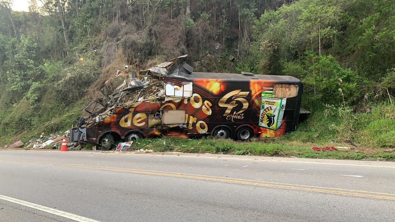 Acidente com ônibus tira a vida de Airton Machado vocalista do grupo Garotos de Ouro