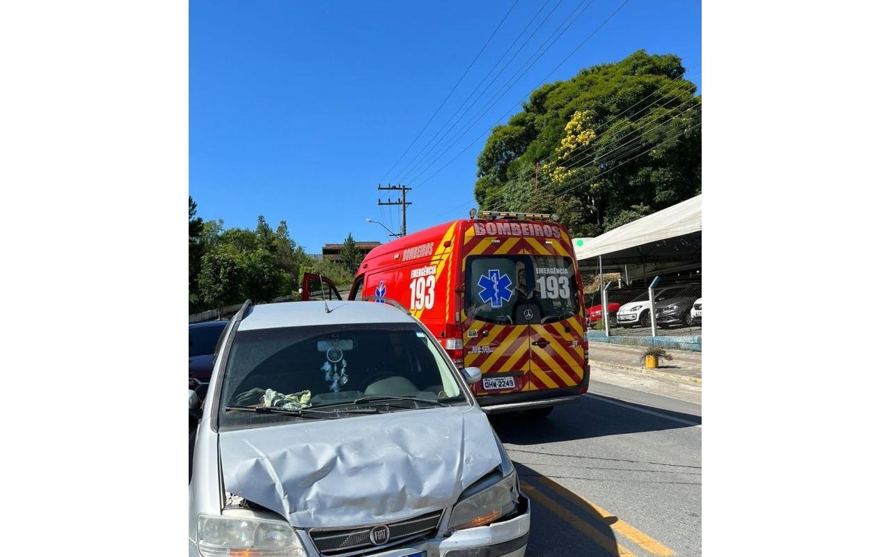 Acidente entre dois veículos deixa uma pessoa ferida em Ituporanga