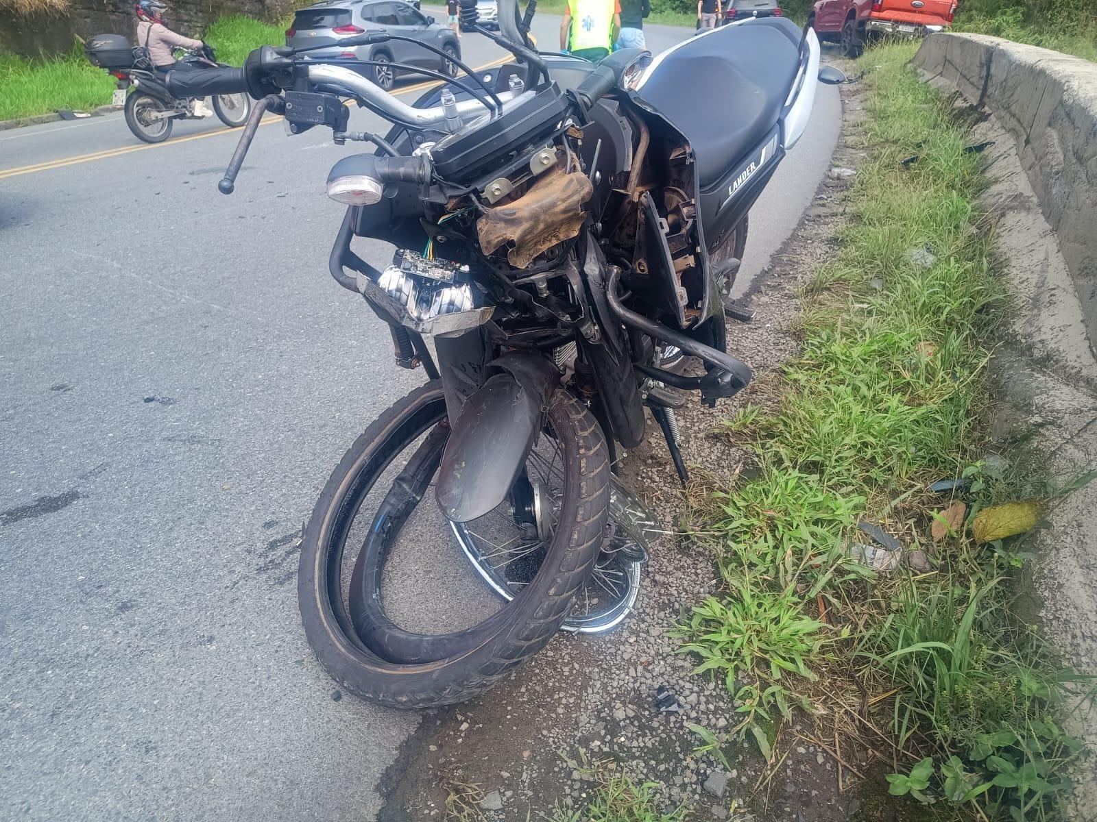 Acidente entre moto e caminhonete é registrado na BR-470 no Alto Vale
