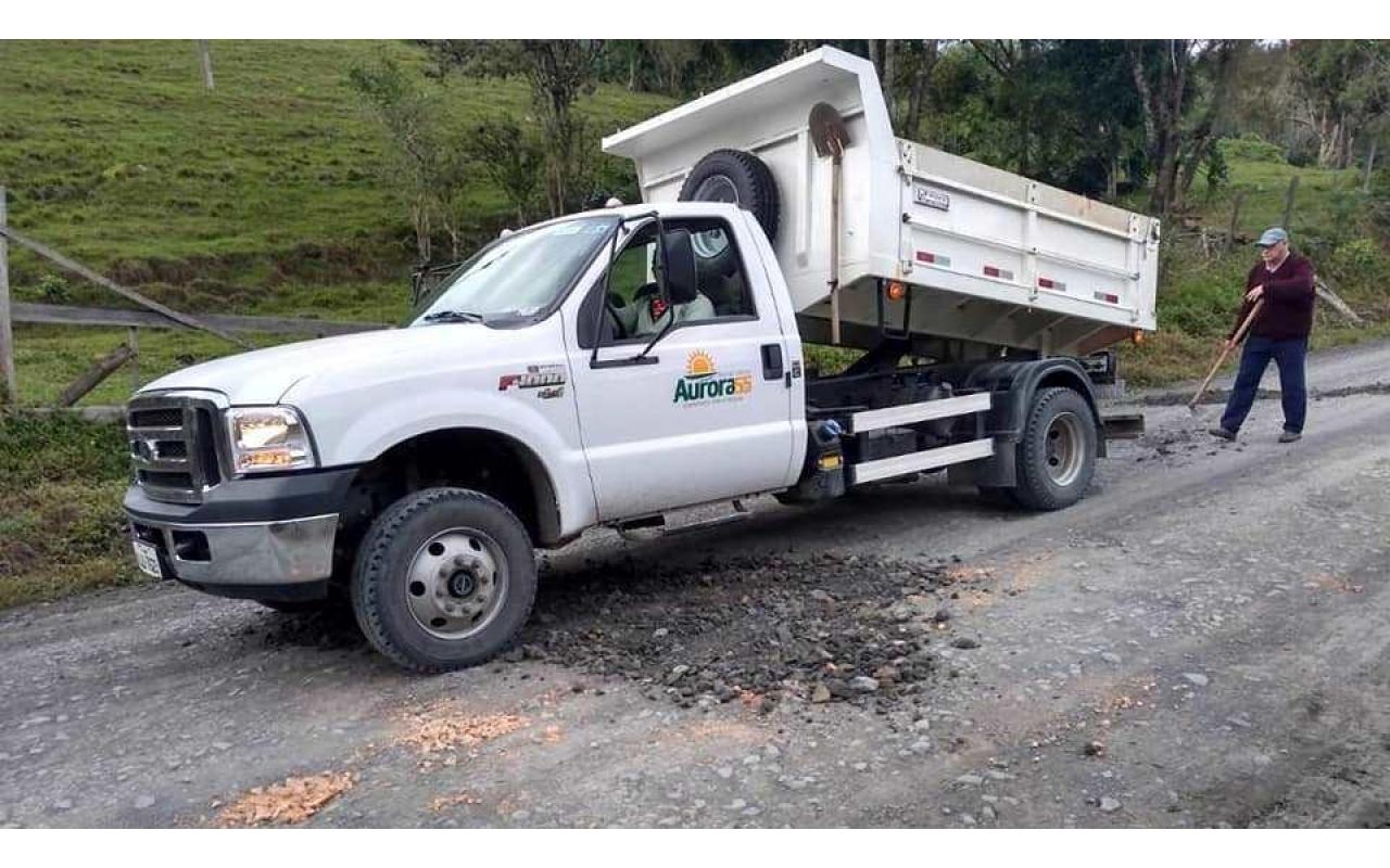 Administração de Aurora segue com trabalhos de melhorias nas estradas do interior do município