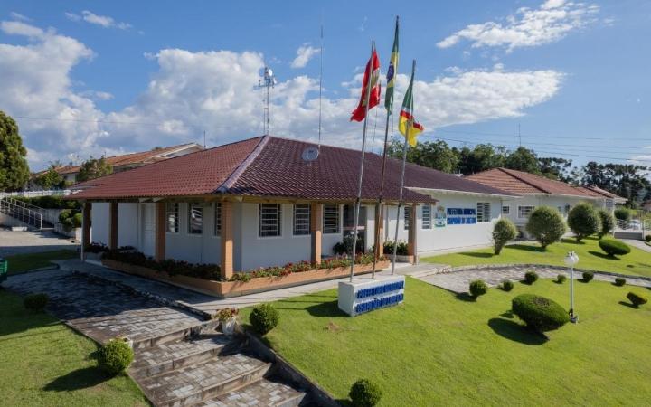 Administração de Chapadão do Lageado adquire rolo compactador no valor de R$ 550 mil