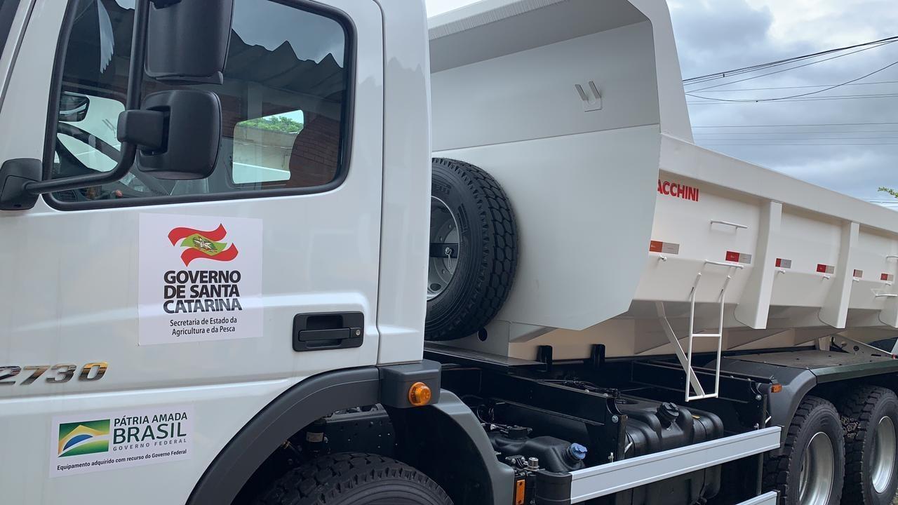 Administração de Imbuia recebe caminhão zero quilômetro para Secretaria de Agricultura