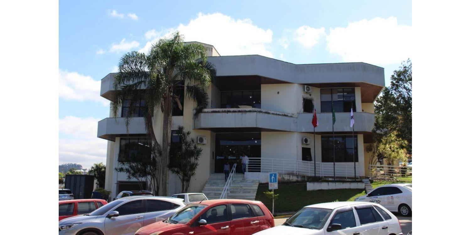 Administração de Ituporanga assina nesta sexta-feira (24) ordem de serviço para troca de telhado do prédio da prefeitura