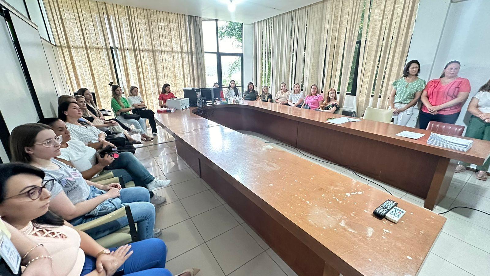 Administração de Ituporanga dá posse para 27 monitores da rede municipal de ensino
