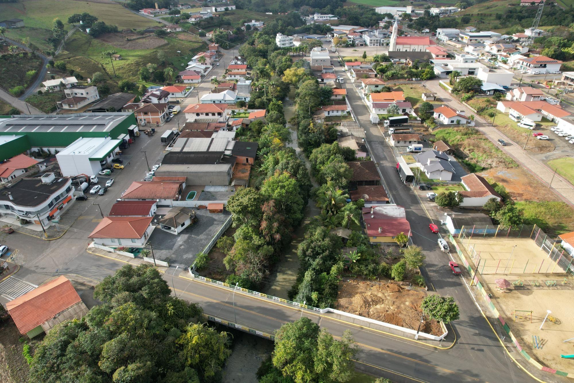 Administração de Leoberto Leal investe R$ 3 milhões em prevenção contra cheias