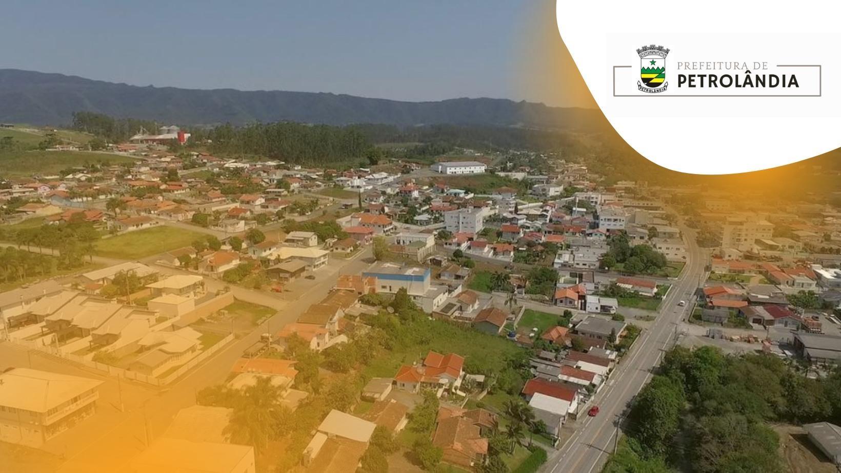 Administração de Petrolândia entrega 20 certificados do Cadastur