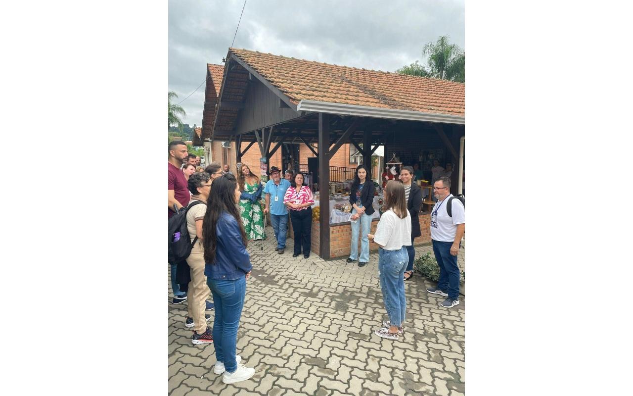 Agentes de viagens de todo o estado estão em Ituporanga para conhecer os destinos turísticos da região