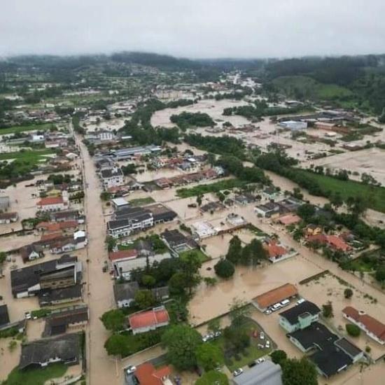 Administração de Agrolândia busca mais apoio financeiro após sofrer a maior enchente da história do município