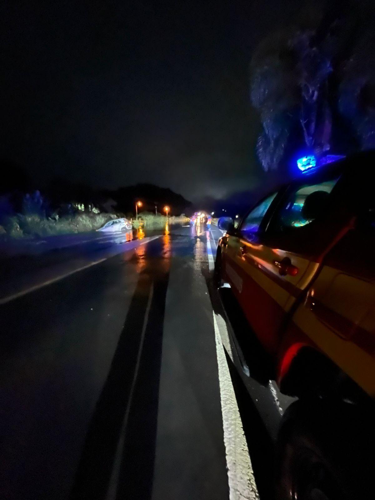Alagamento na BR-470 causa saída de pista em Pouso Redondo