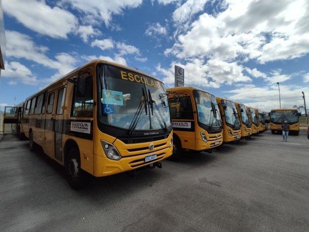 Alfredo Wagner, Aurora, Petrolândia e Vidal Ramos recebem novos ônibus escolares do Governo do Estado 