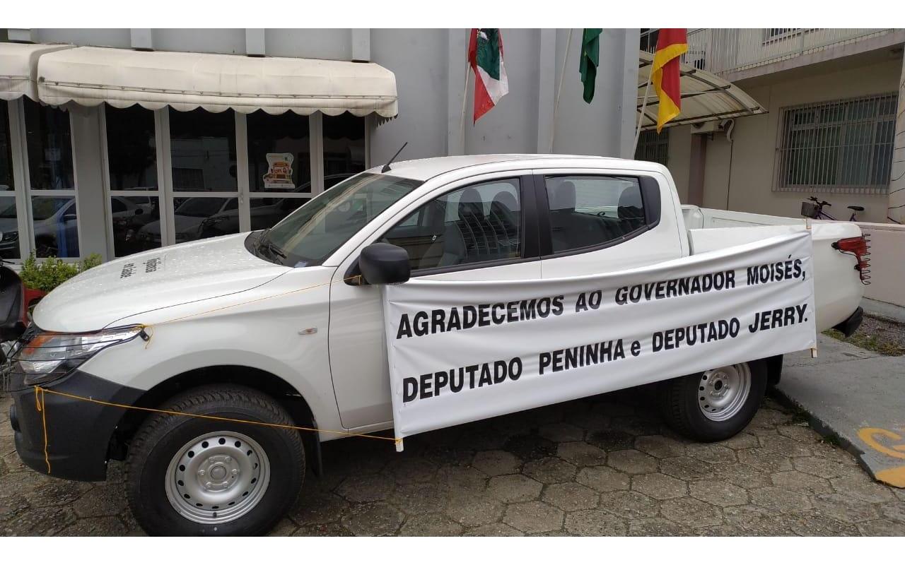 Alfredo Wagner recebe caminhonete para trabalhos na Vigilância Epidemiológica do município