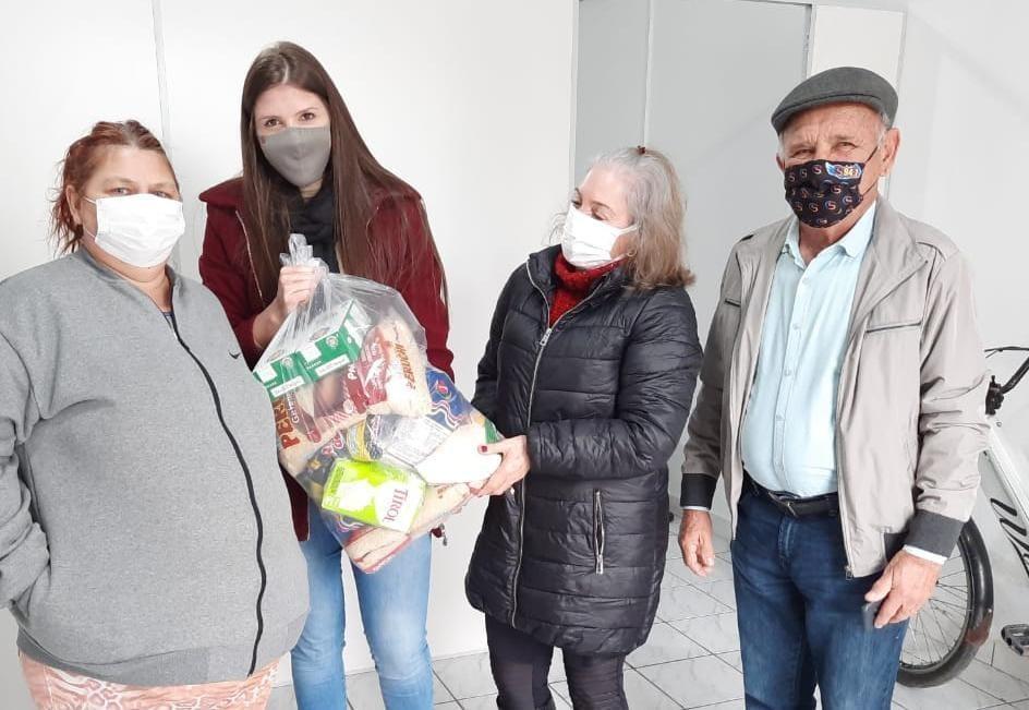Alimentos arrecadados com a Campanha Vacina Solidária beneficiam 50 famílias carentes de Ituporanga