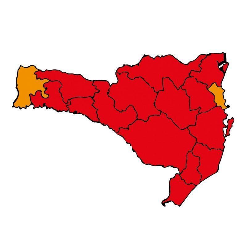 Alto Vale tem 100% das UTIs ocupadas e não vai endurecer medidas contra Covid-19