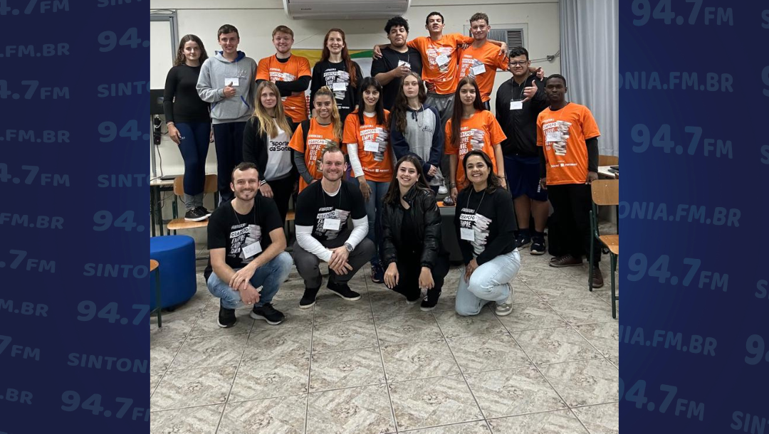 Alunos da Escola Aleixo Dellagiustina participam do projeto "Geração Empreendedora"