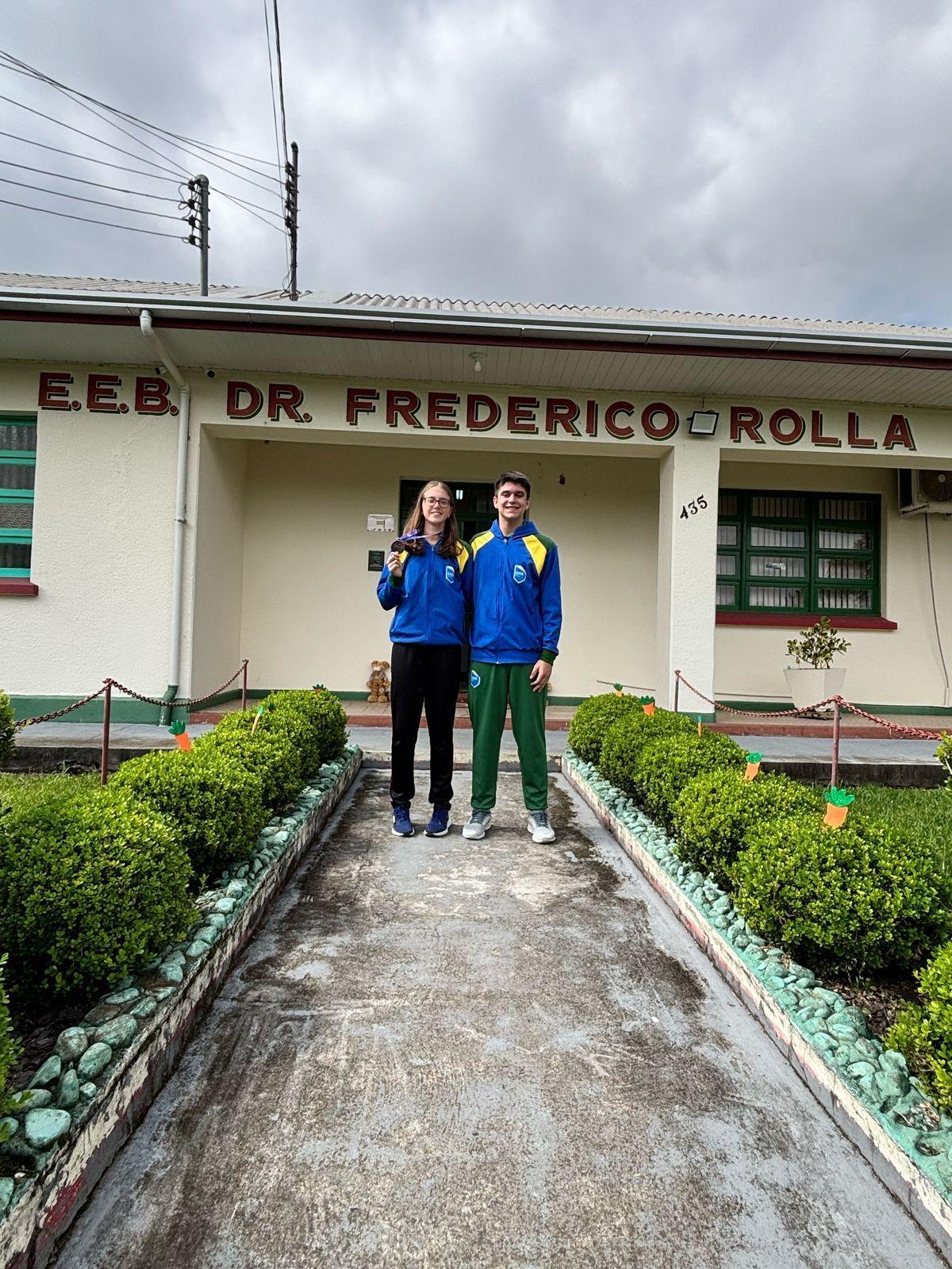 Alunos de Atalanta são homenageados por conquistas em competições internacionais
