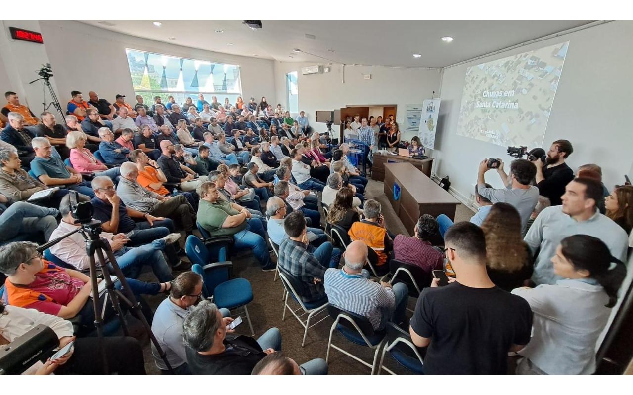 AMAVI e associações da bacia do Vale do Itajaí se reuniram para debater obras do Projeto JICA